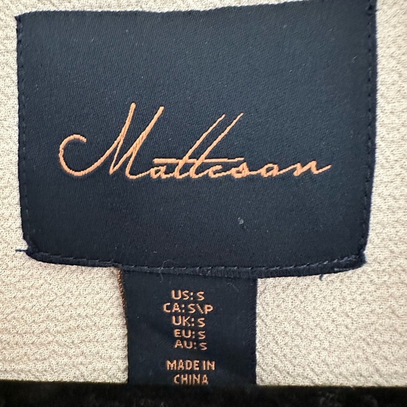 Light cream blazer size small - Picture 3 of 3